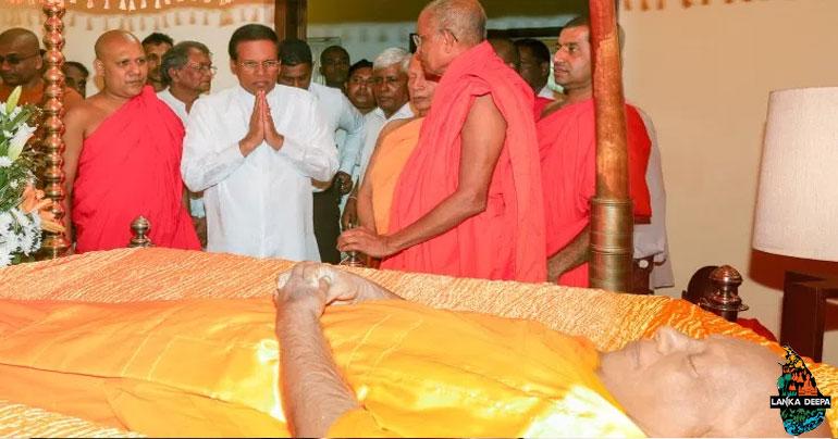 President paid his last respects to late Most Ven. Prof. Bellanwila Wimalarathana Thero