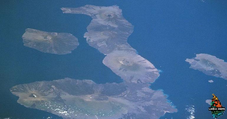 10 Uniquely Shaped Islands