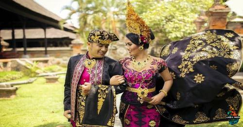 This Is What Traditional Wedding Outfits Look Like Around the World