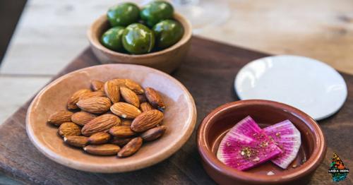 Almonds A Day Keep The Skin Doctor Away: 5 Beauty Benefits