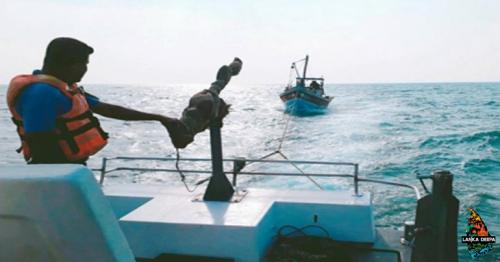 Stranded fishermen rescued by Navy