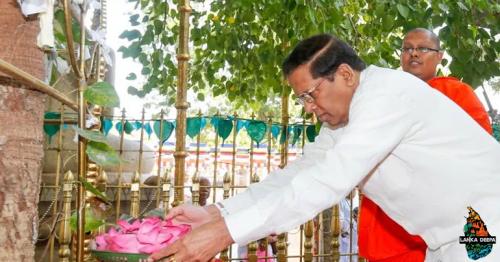 President visits historic Somawathiya Rajamaha Viharaya